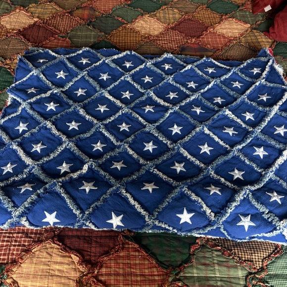 United States Flag Patriotic Patchwork Rag Quilt - Picture 7 of 7